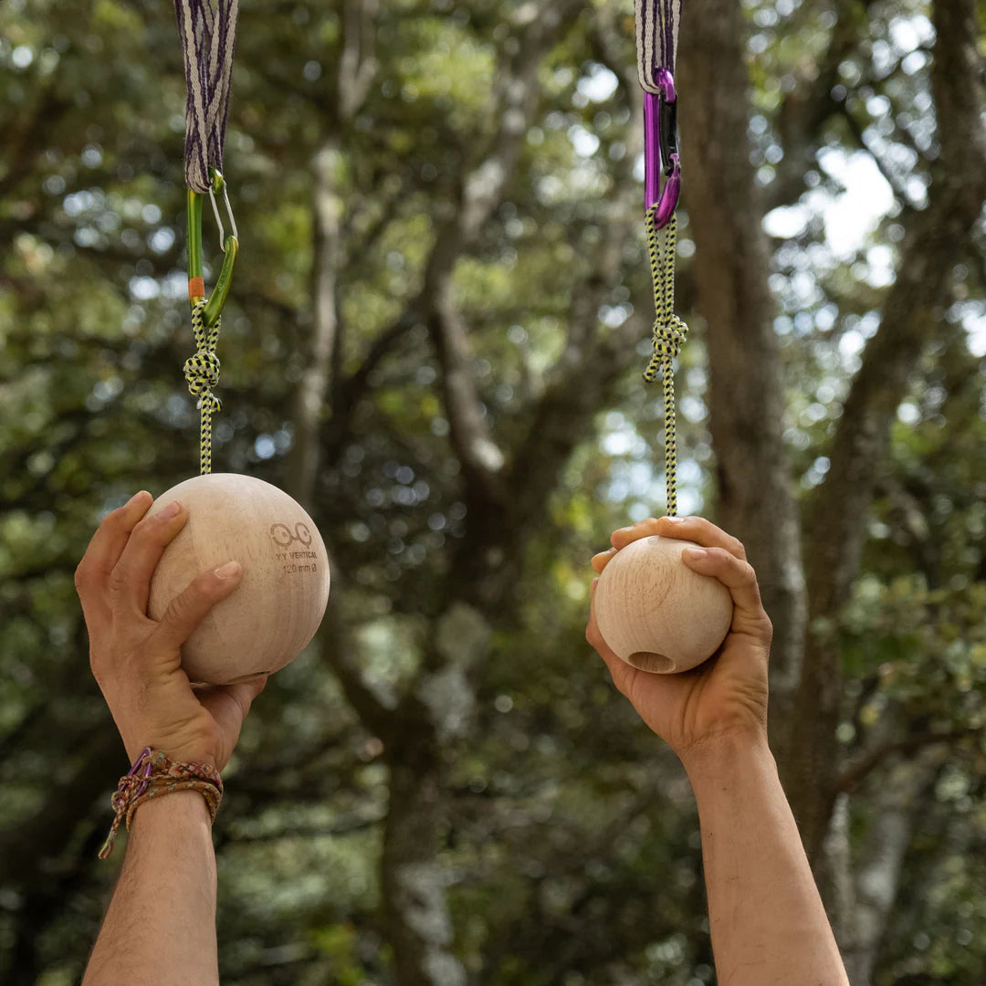 YYVertical Climbing balls závěsné chyty v terénu